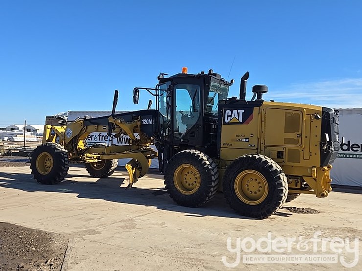 2016-caterpillar-120m2-image-4