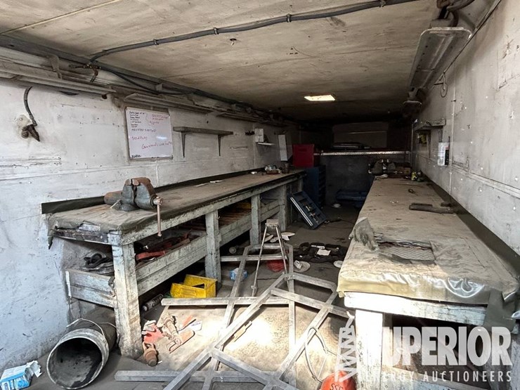 (x)-(8-33)-2015-haulmark-31'oal-3-axle-enclosed-g...-image-3