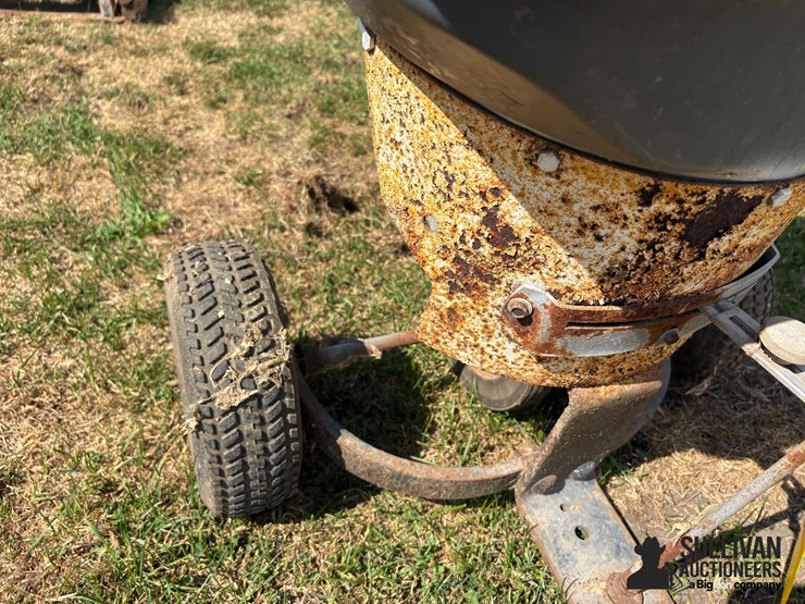 pull-type-yard-spreader-image-12