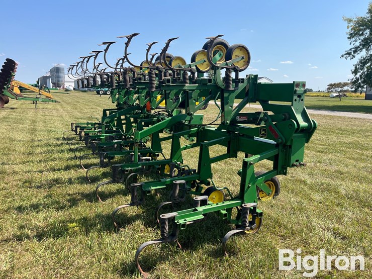 john-deere-845-image-5