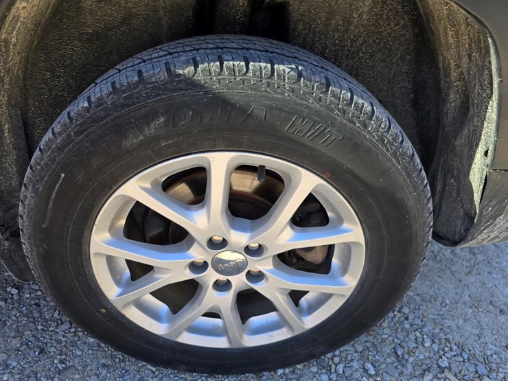 2016-jeep-cherokee-image-84