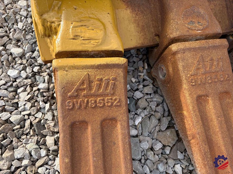 caterpillar-349-image-10