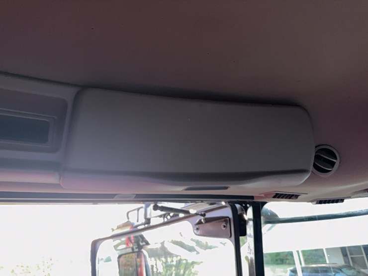 2018-case-ih-8240-image-145