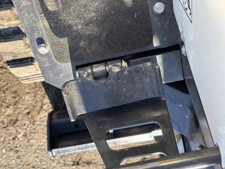 2022-bobcat-e10e-hydraulic-excavator-image-40