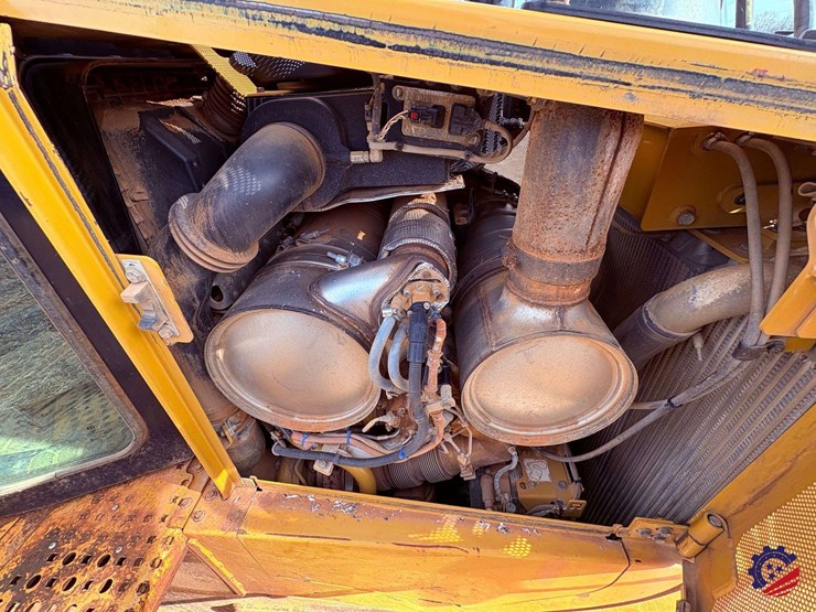 2019-caterpillar-d6t-xw-image-120