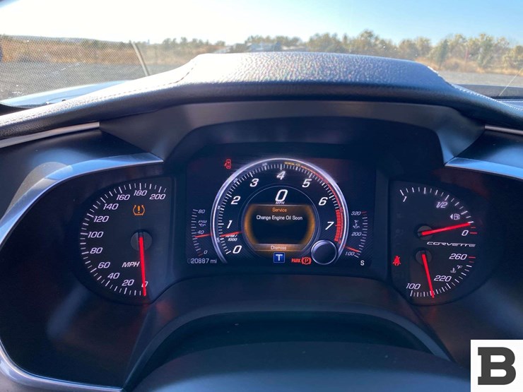 2014-chevrolet-corvette-stingray-coupe-image-19