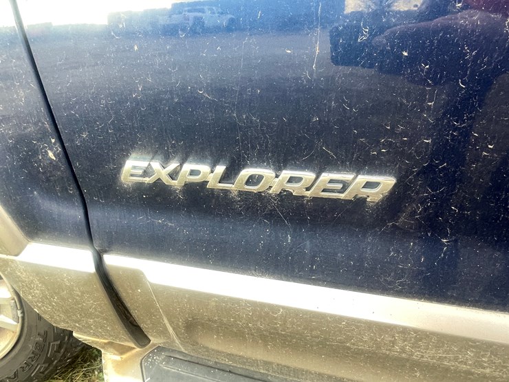 2004-ford-explorer-image-10