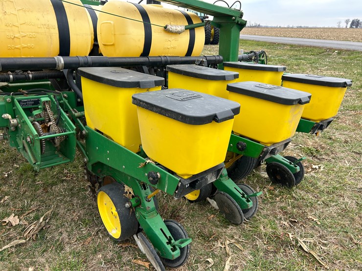 john-deere-7200-image-23