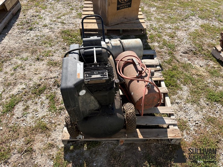 air-compressor-w/-air-tanks-image-8