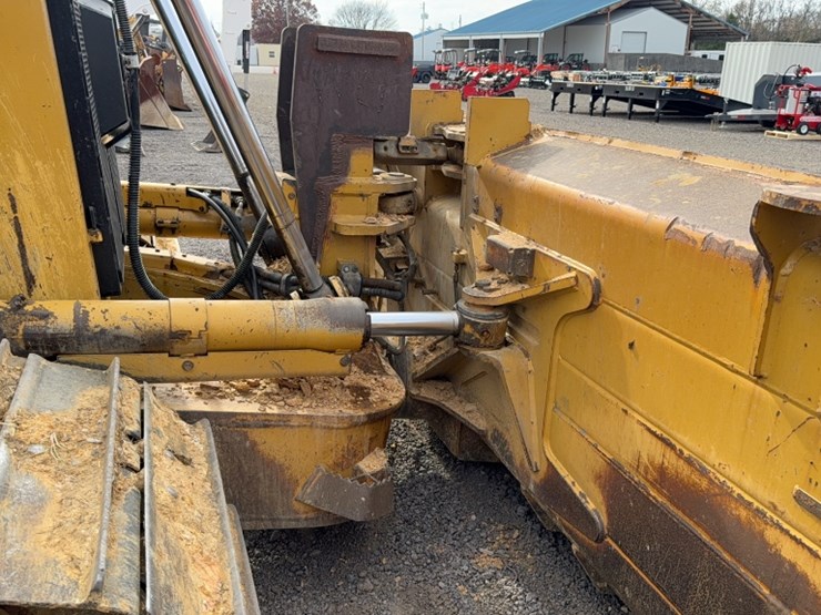 caterpillar-d6t-image-4