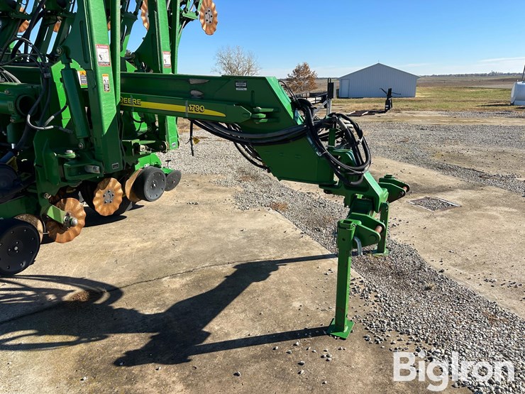 2010-john-deere-1790-ccs-image-10