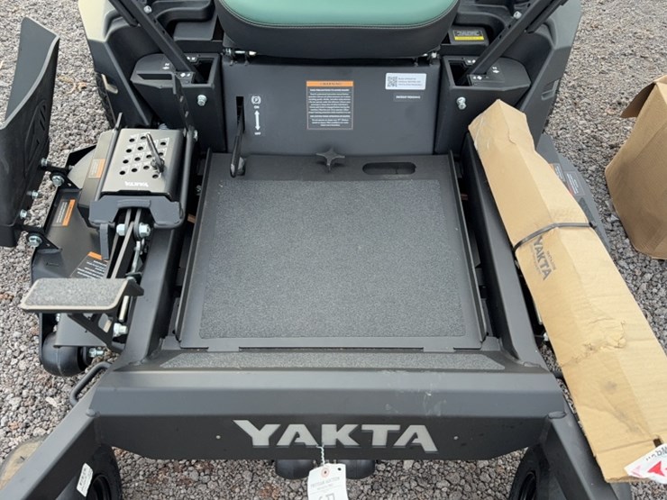#3081-•-yakta-yxr-120-zero-turn-lawn-mower-image-5
