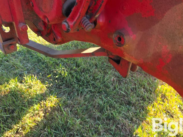 farmall-super-mta-2wd-tractor-image-19