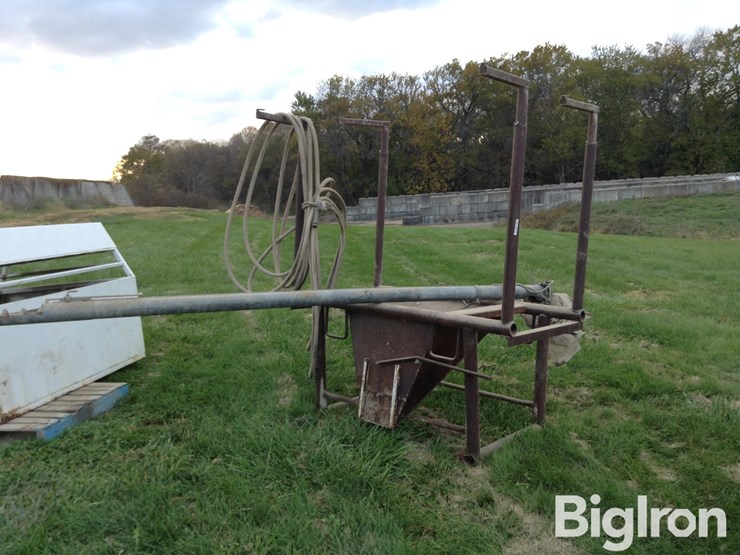 seed-bag-unloader-chute-w/-4"/10'-auger-image-8