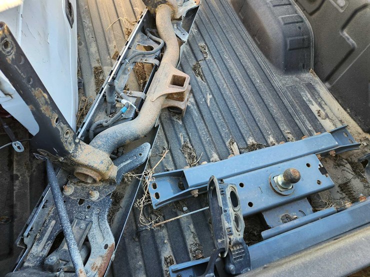 2021-chevrolet-1ton-image-10