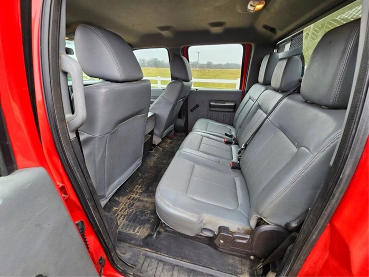 2016-ford-550-image-33