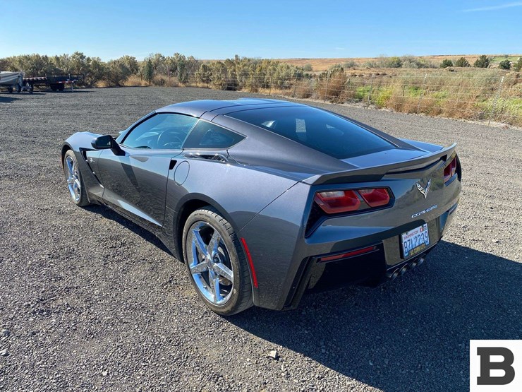 2014-chevrolet-corvette-stingray-coupe-image-3