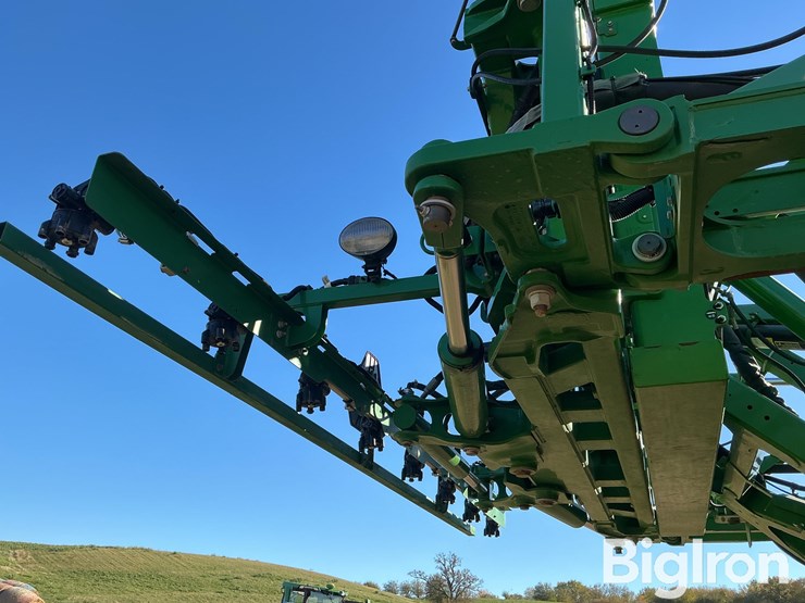 2017-john-deere-r4030-image-16