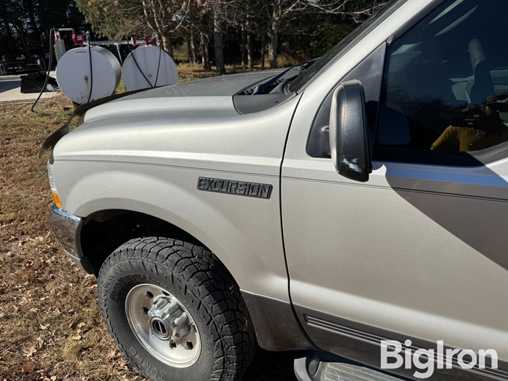 2003-ford-excursion-image-17