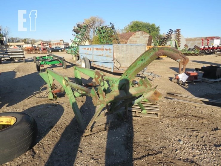 john-deere-158-image-1