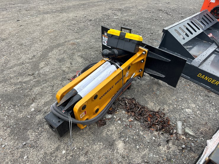 #107-•-skid-steer-hammer-with-two-bits-image-3