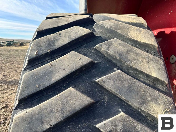 2014-case-ih-370-image-52