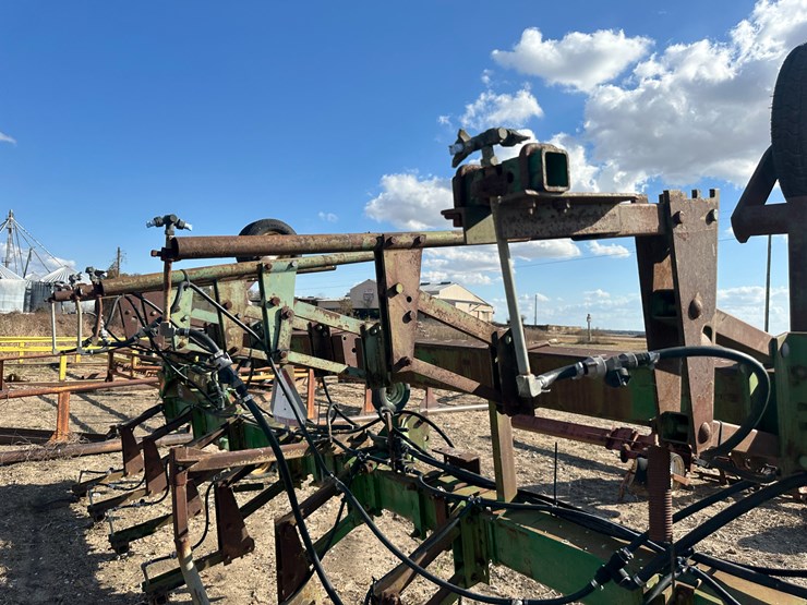 john-deere-845-image-14