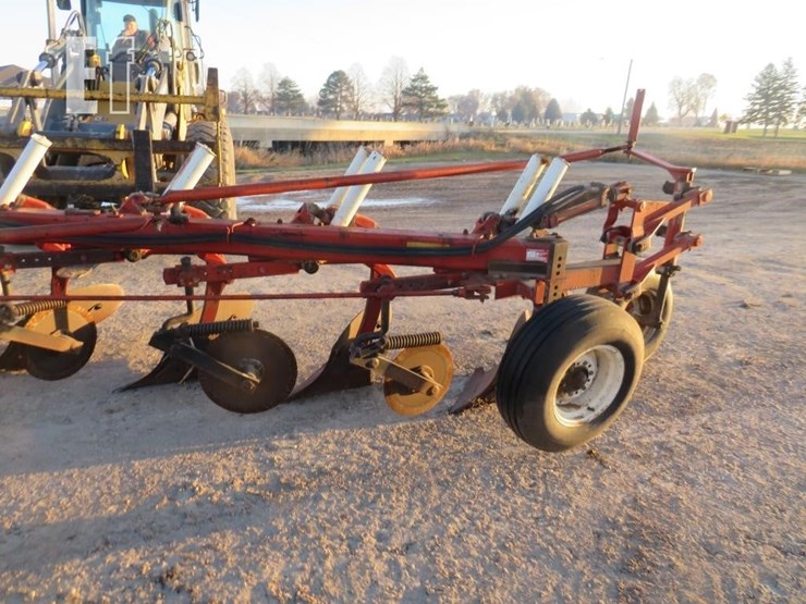 international-720-image-3