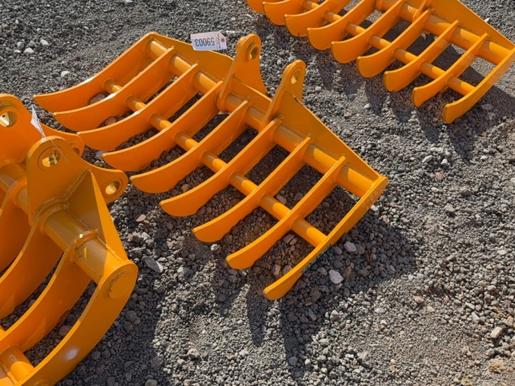 caterpillar-305-image-1