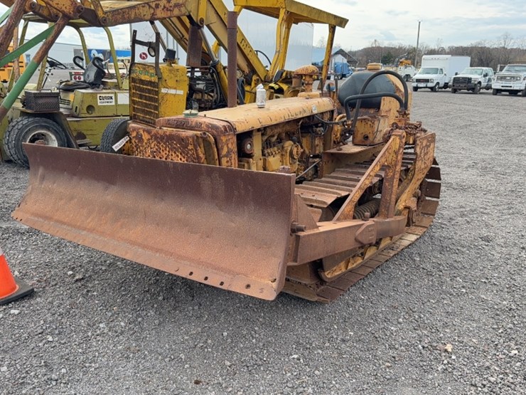 caterpillar-d2-image-1