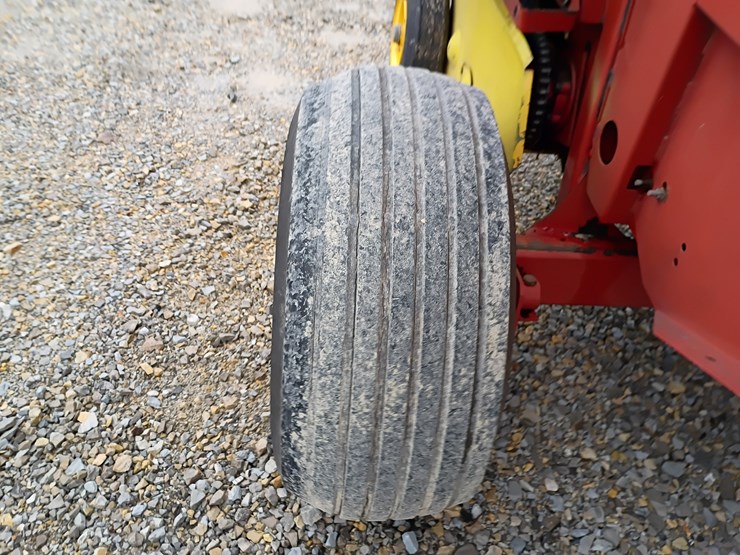 new-holland-678-image-35