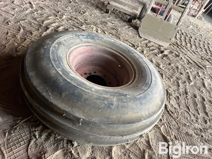 implement-10.00-16sl-tire-&-rim-image-2