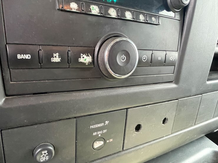 #1064-•-2012-gmc-savana-1-ton-van-(has-wi-title)-image-53