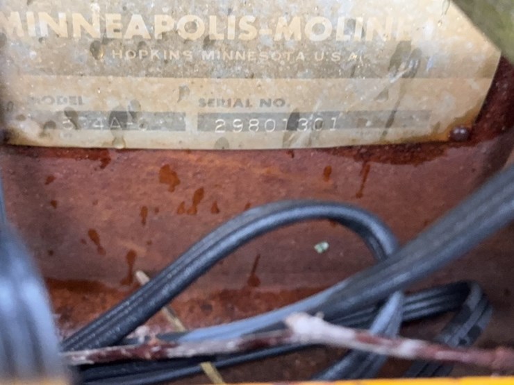 minneapolis-moline-g1000-image-18