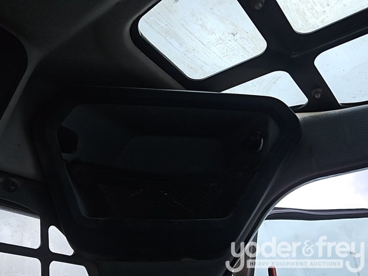 2020-bobcat-t76-image-33