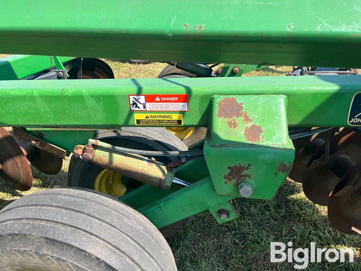 john-deere-630-image-11