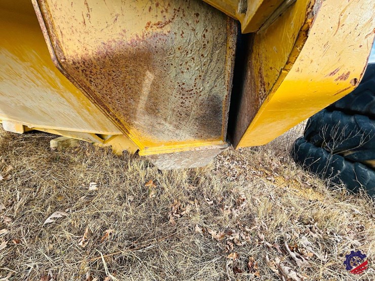 caterpillar-745-image-15