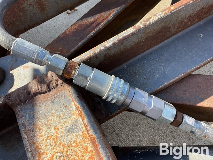 international-7400-image-14