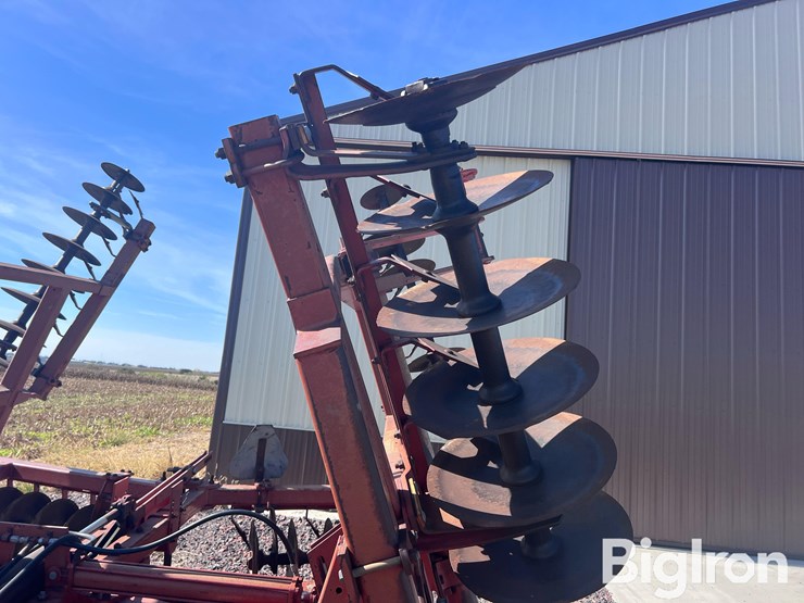 massey-ferguson-820-image-17