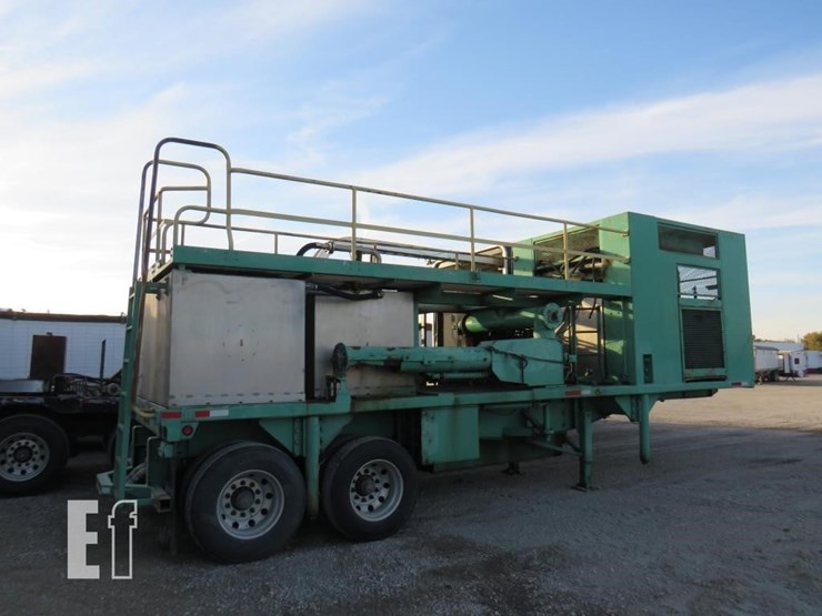 2015-caterpillar-c9-image-2