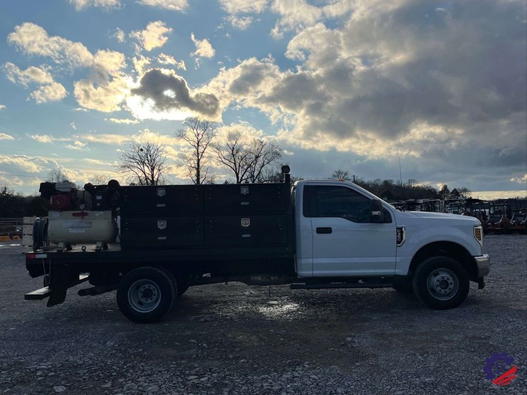 2019-ford-f350-xl-image-5