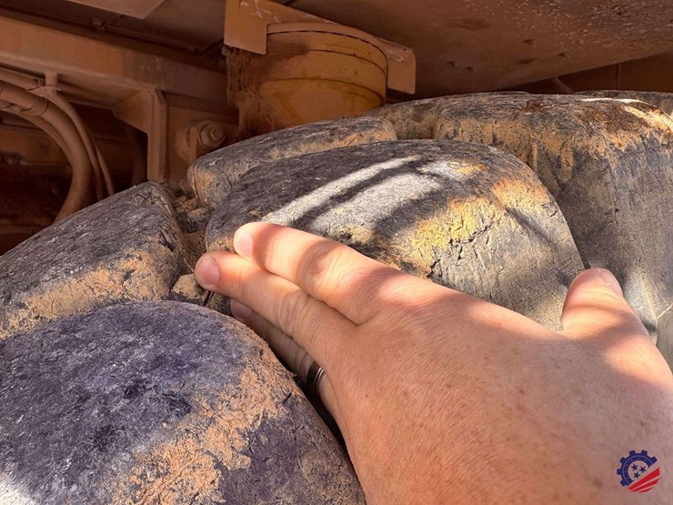 1990-caterpillar-769c-image-10