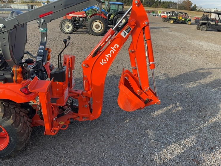 #3031-•-kubota-bx235-tractor-image-9