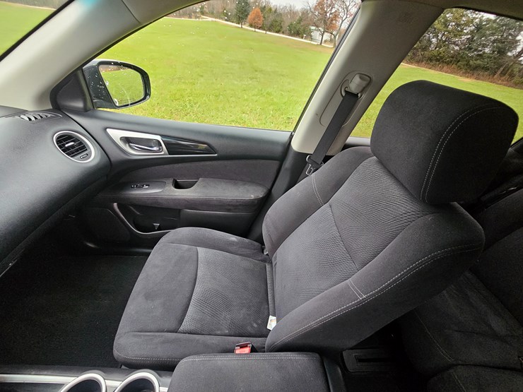 2013-nissan-pathfinder-image-31