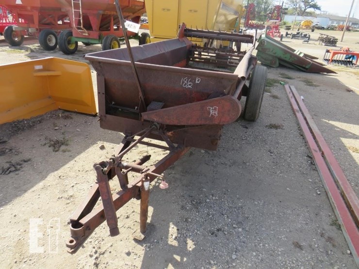 new-holland-manure-spreader-186-image-1
