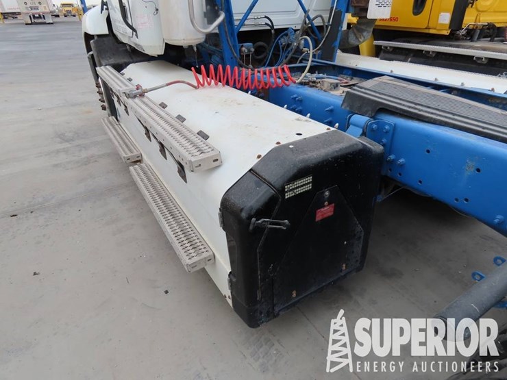 (x)-(2-4)-2017-mack-cxu633t-t/a-truck-tractor-w/-...-image-5