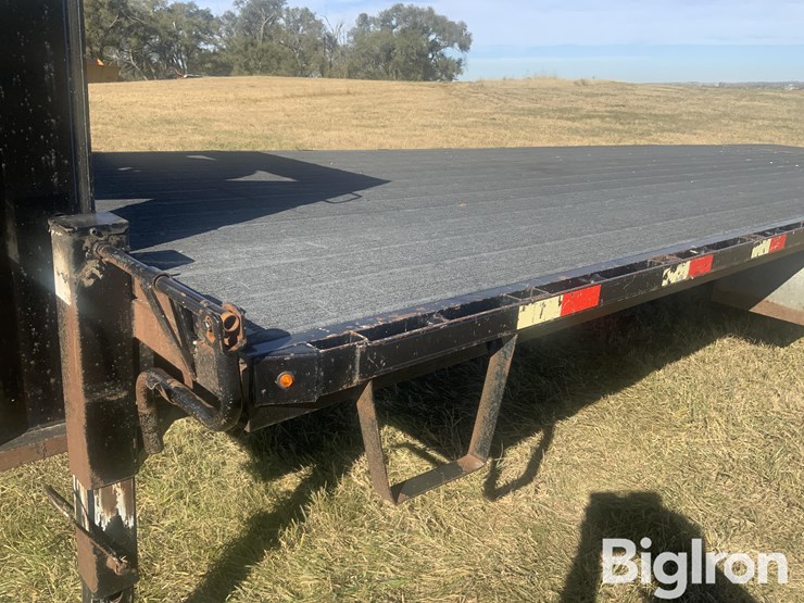 2013-titan-trailer-image-20