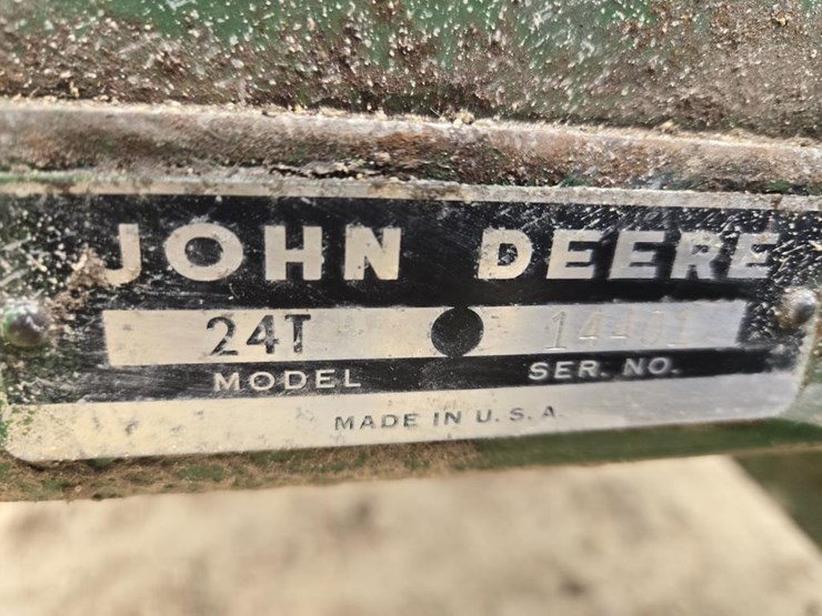 john-deere-24t-image-4