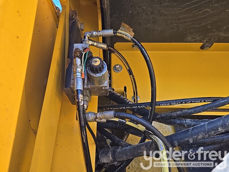 2022-komatsu-pc490-lc-11-image-91