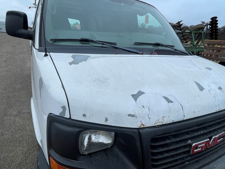 #1064-•-2012-gmc-savana-1-ton-van-(has-wi-title)-image-14